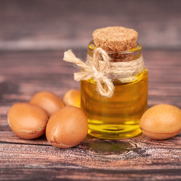 argan-oil:-spilling-the-benefits-and-uses:-healthifyme