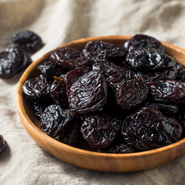 prunes:-nutritional-profile,-health-benefits-healthifyme