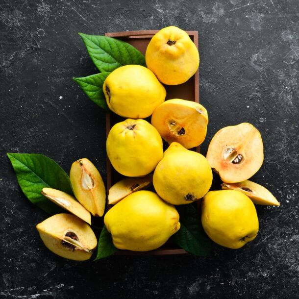 quince-fruit:-health-benefits,-recipes-and-more:-healthifyme