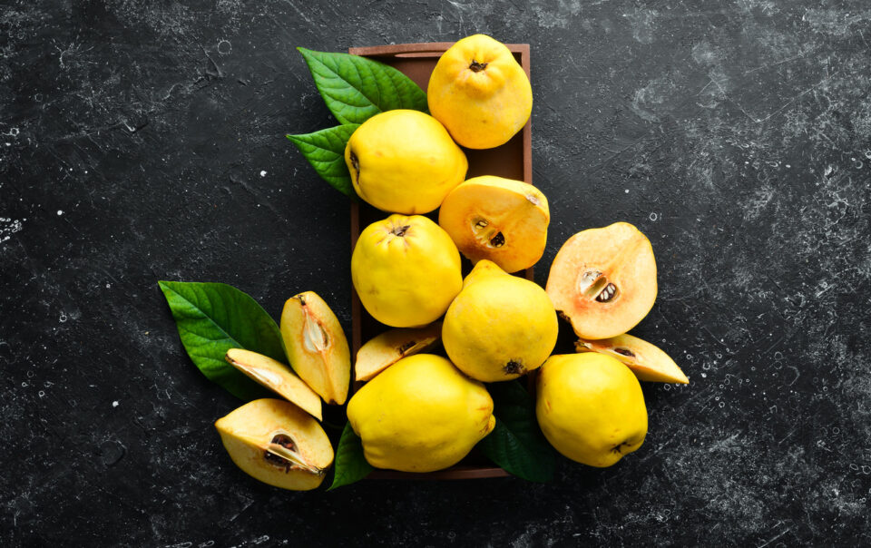 quince-fruit:-health-benefits,-recipes-and-more:-healthifyme