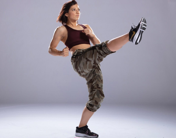 kick-your-way-to-a-stronger-core-with-these-4-moves