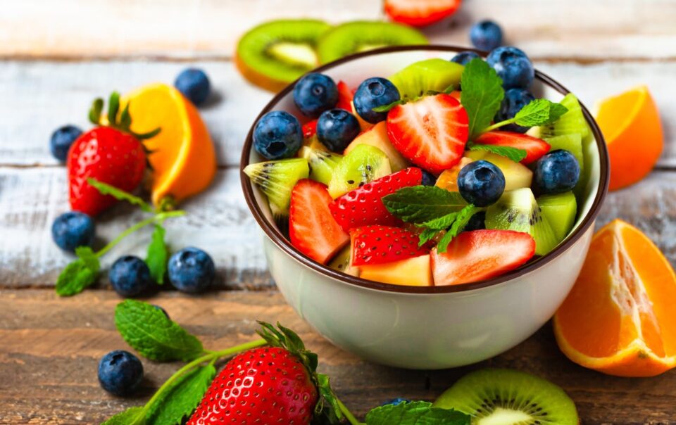 10-high-calorie-fruits-that-help-gain-weight:-healthifyme