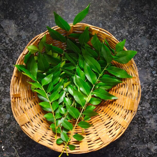 curry-leaves-benefits:-what-one-needs-to-know:-healthifyme